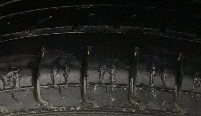 2014 Maruti Wagon R 1.0 LXI, Petrol, Manual, 95,485 km, Left Rear Tyre Tread