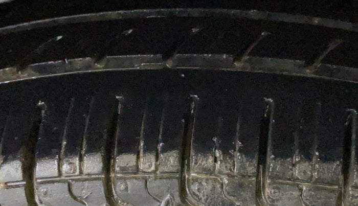 2014 Maruti Wagon R 1.0 LXI, Petrol, Manual, 95,485 km, Right Rear Tyre Tread