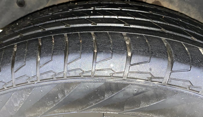 2017 Hyundai Creta SX PLUS AT 1.6 PETROL, Petrol, Automatic, 81,084 km, Right Rear Tyre Tread