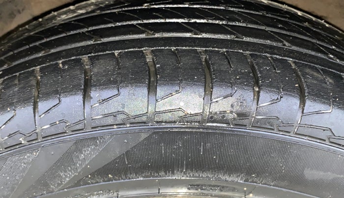 2017 Hyundai Creta SX PLUS AT 1.6 PETROL, Petrol, Automatic, 81,084 km, Left Front Tyre Tread