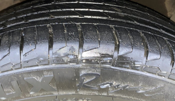 2017 Hyundai Creta SX PLUS AT 1.6 PETROL, Petrol, Automatic, 81,084 km, Right Front Tyre Tread