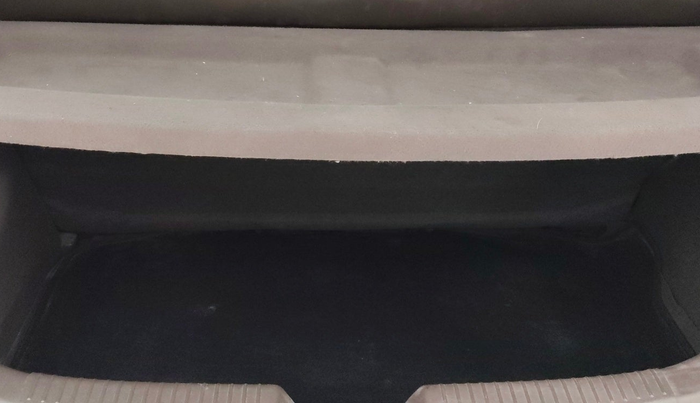 2015 Hyundai i10 SPORTZ 1.1, Petrol, Manual, 23,803 km, Boot Inside