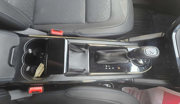 2022 Tata Harrier XZA PLUS 2.0L, Diesel, Automatic, 47,597 km, Gear Lever