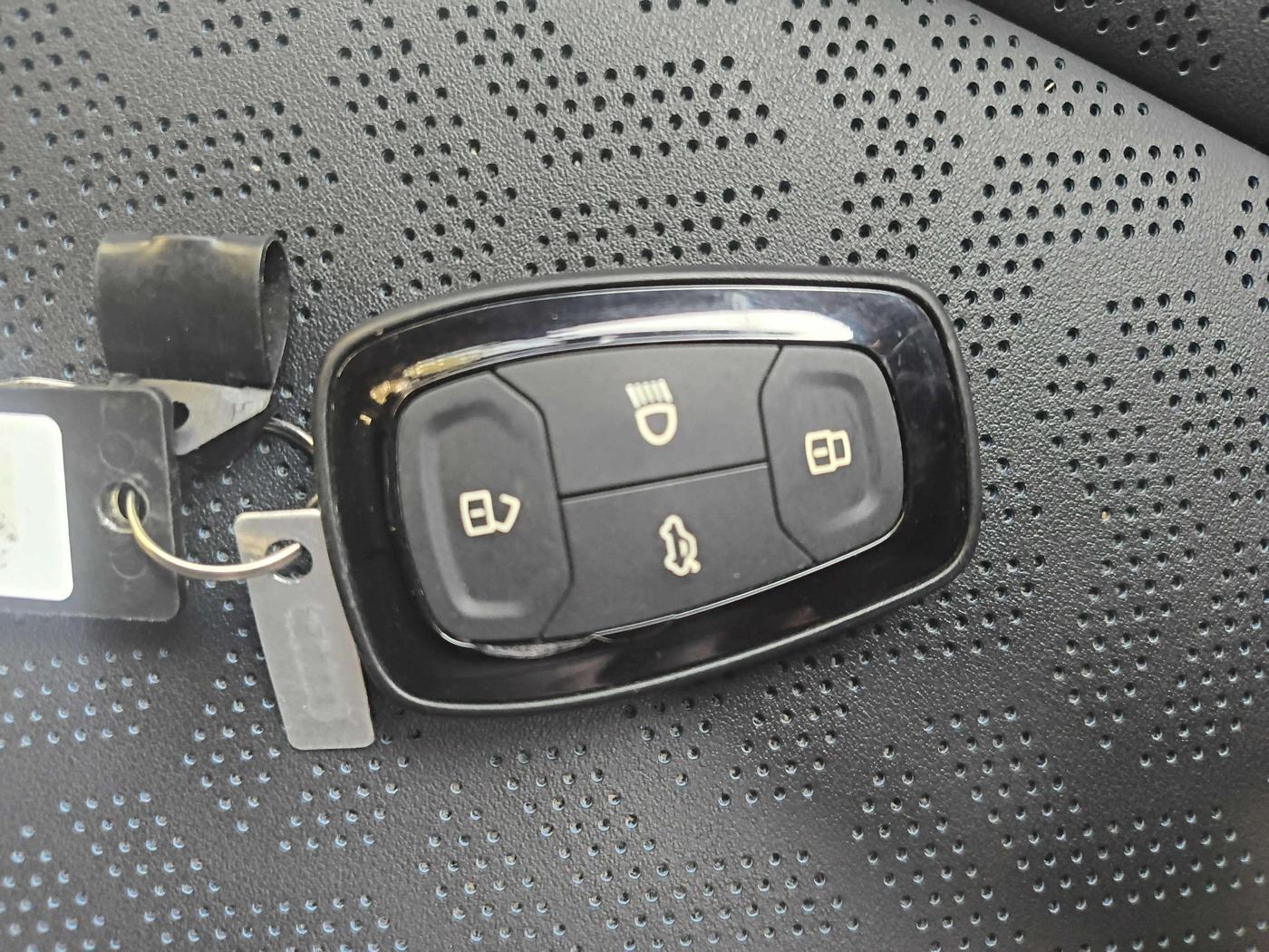 2022 Tata Harrier XZA PLUS 2.0L, Diesel, Automatic, 47,597 km, Key Close Up