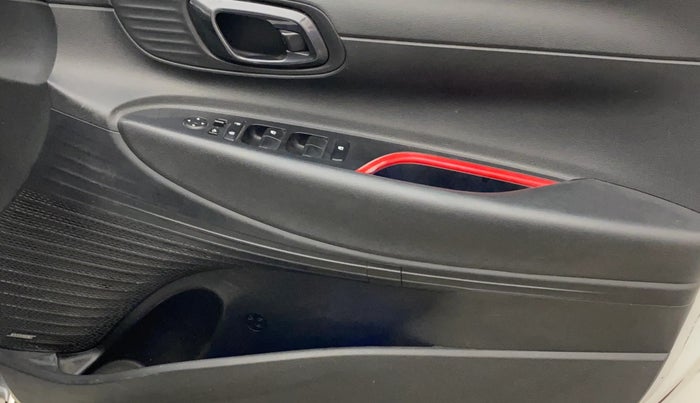 2022 Hyundai NEW I20 Asta (O) 1.0 Turbo DCT Dual Tone, Petrol, Automatic, 44,462 km, Driver Side Door Panels Control