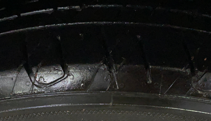 2021 Nissan Kicks XV 1.5, CNG, Manual, 60,491 km, Right Front Tyre Tread