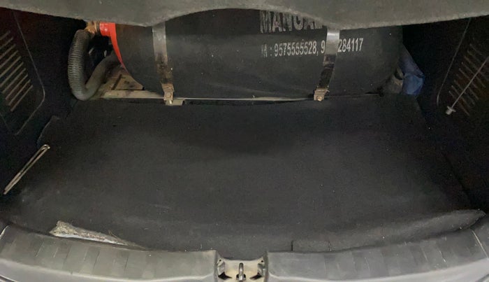 2021 Nissan Kicks XV 1.5, CNG, Manual, 60,491 km, Boot Inside