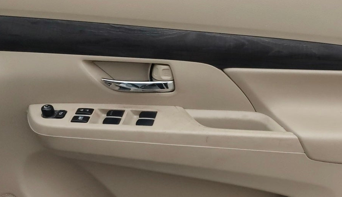 2023 Maruti Ertiga ZXI (O) CNG, CNG, Manual, 56,819 km, Driver Side Door Panels Control