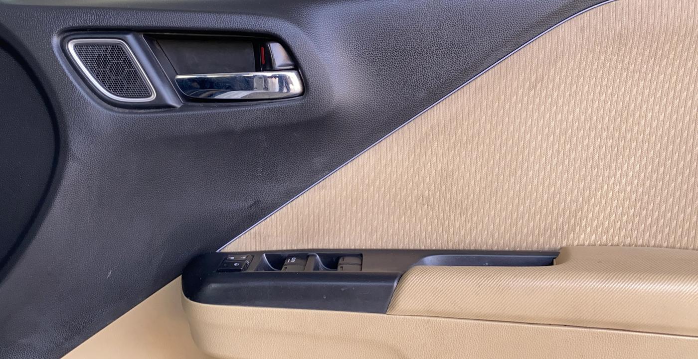 2022 Honda City 1.5L I-VTEC V MT 5TH GEN, Petrol, Manual, 38,063 km, Driver Side Door Panels Control