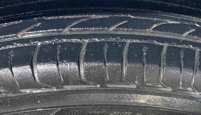 2014 Maruti Swift Dzire VDI, Diesel, Manual, 63,010 km, Left Front Tyre Tread