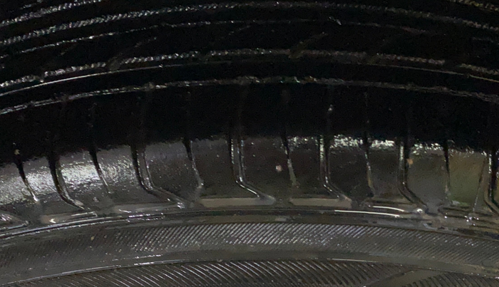 2014 Maruti Swift Dzire VDI, Diesel, Manual, 63,010 km, Right Front Tyre Tread