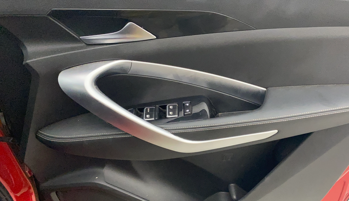 2020 MG HECTOR SHARP HYBRID 1.5 PETROL, Petrol, Manual, 52,565 km, Driver Side Door Panels Control