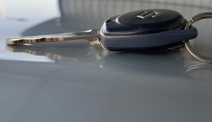 2016 Maruti Swift VXI, Petrol, Manual, 98,595 km, Key Close Up