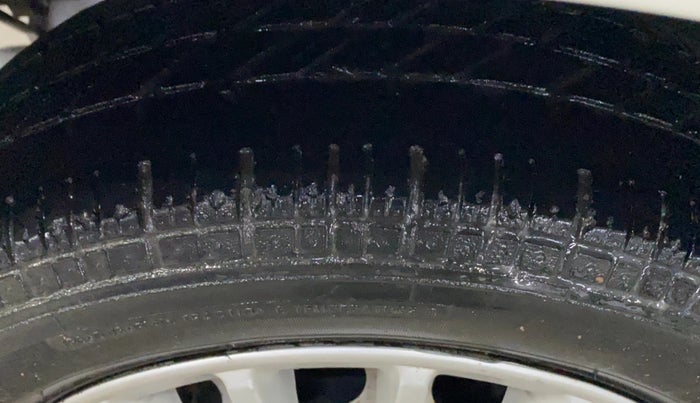 2017 Tata Bolt XE QUADRAJET, Diesel, Manual, 56,961 km, Right Rear Tyre Tread