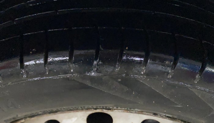 2017 Tata Bolt XE QUADRAJET, Diesel, Manual, 56,961 km, Right Front Tyre Tread