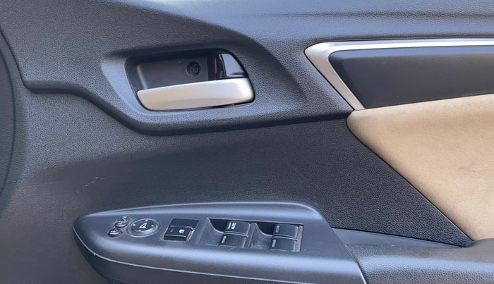 2018 Honda Jazz 1.2L I-VTEC V AT, Petrol, Automatic, 84,839 km, Driver Side Door Panels Control