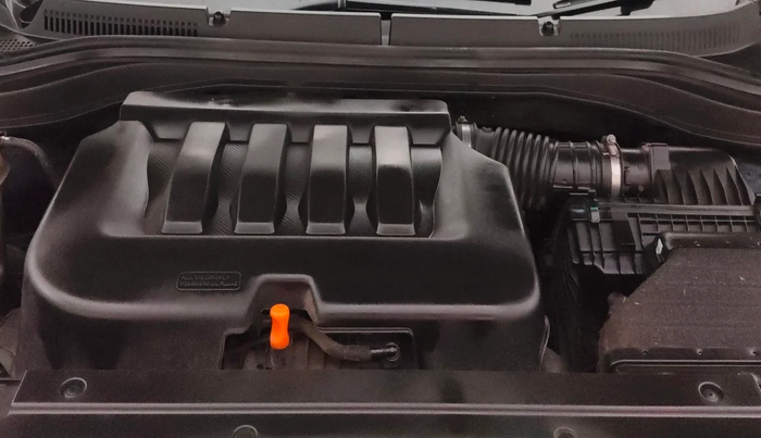 2022 Mahindra XUV700 AX 7 P MT 7 STR, Petrol, Manual, 31,275 km, Engine View