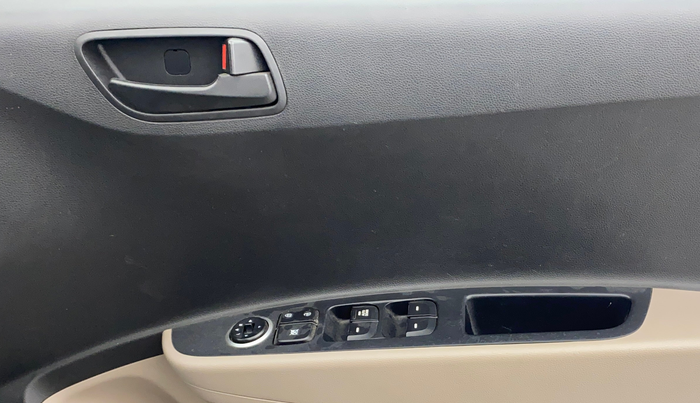 2016 Hyundai Grand i10 MAGNA 1.2 KAPPA VTVT, Petrol, Manual, 77,420 km, Driver Side Door Panels Control