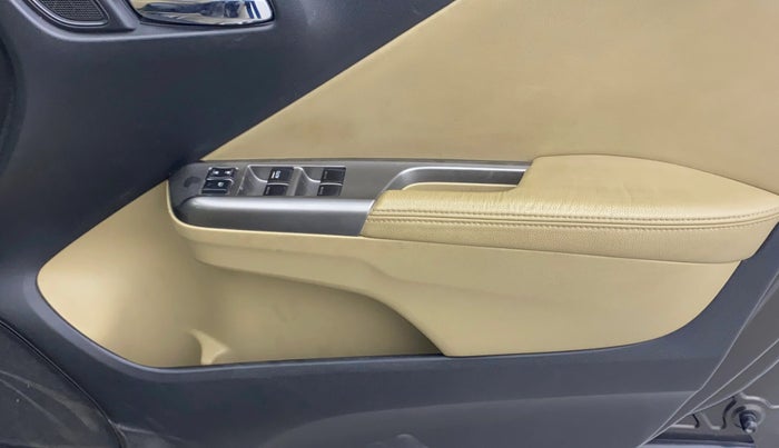 2016 Honda City 1.5L I-VTEC VX CVT, Petrol, Automatic, 1,03,927 km, Driver Side Door Panels Control