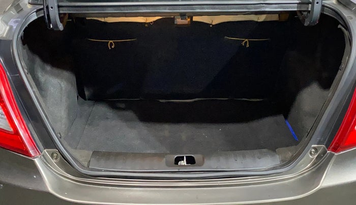 2015 Maruti Swift Dzire VXI, Petrol, Manual, 43,822 km, Boot Inside