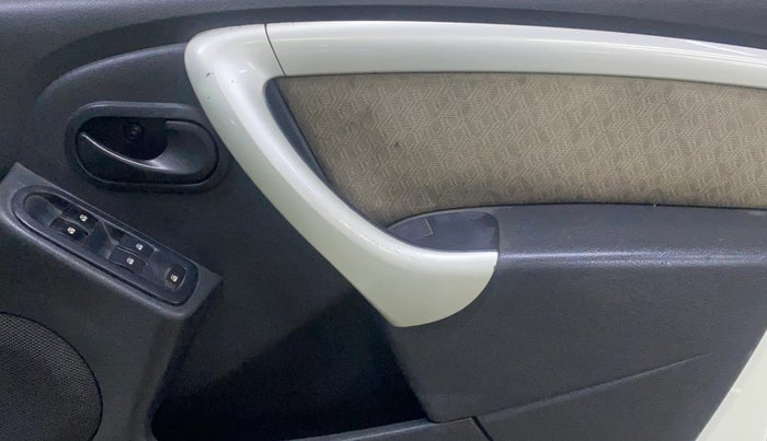 2014 Renault Duster 85 PS RXL DIESEL, Diesel, Manual, 1,19,788 km, Driver Side Door Panels Control