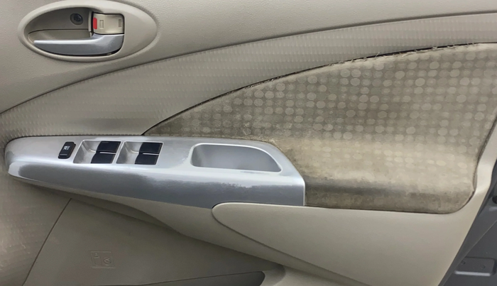 2014 Toyota Etios G, Petrol, Manual, 75,687 km, Driver Side Door Panels Control