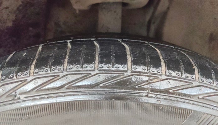 2019 Tata NEXON XZA PLUS PETROL, Petrol, Automatic, 32,495 km, Right Front Tyre Tread