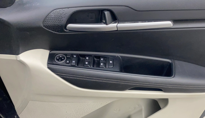 2020 KIA SONET HTX 1.0 IMT, Petrol, Manual, 14,394 km, Driver Side Door Panels Control