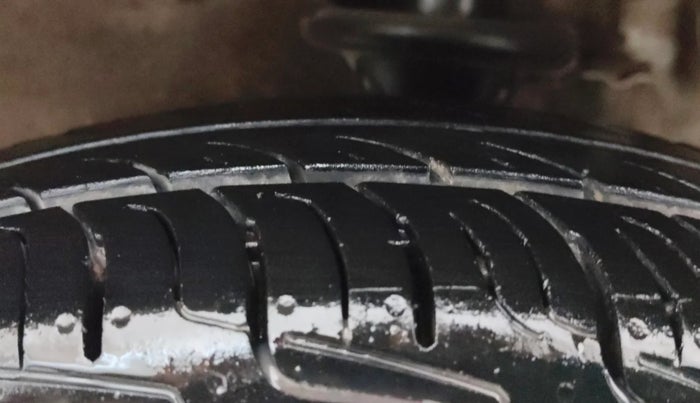 2018 Maruti Alto 800 LXI, Petrol, Manual, 39,309 km, Left Front Tyre Tread