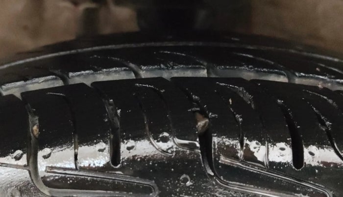 2018 Maruti Alto 800 LXI, Petrol, Manual, 39,309 km, Right Front Tyre Tread