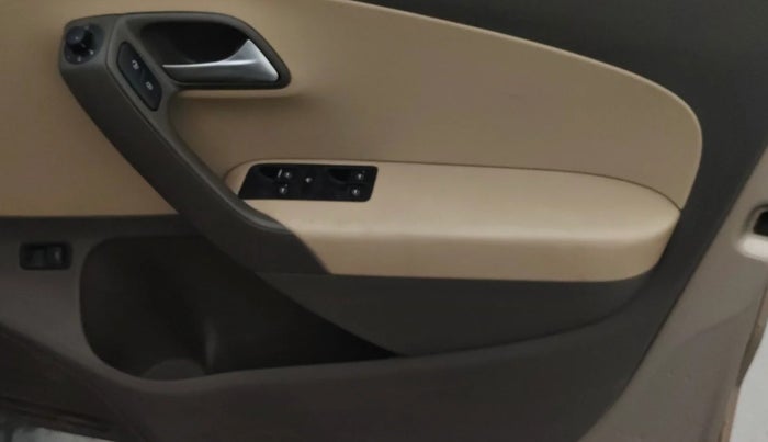 2016 Volkswagen Vento HIGHLINE PETROL AT, Petrol, Automatic, 89,415 km, Driver Side Door Panels Control