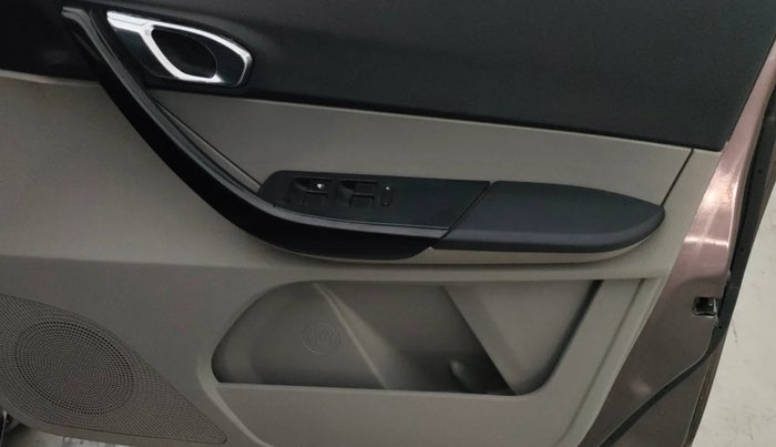 2018 Tata Tiago XZA PETROL, Petrol, Automatic, 76,983 km, Driver Side Door Panels Control