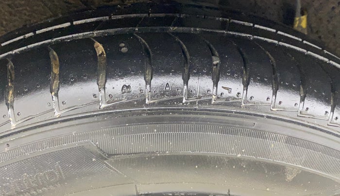 2021 Hyundai GRAND I10 NIOS MAGNA 1.2 KAPPA VTVT, Petrol, Manual, 40,413 km, Right Rear Tyre Tread