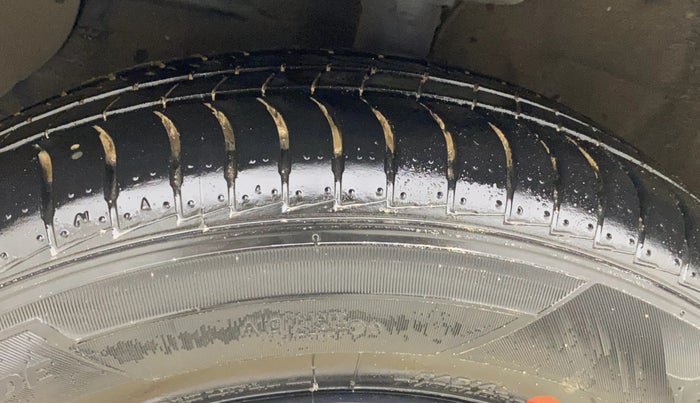 2021 Hyundai GRAND I10 NIOS MAGNA 1.2 KAPPA VTVT, Petrol, Manual, 40,413 km, Left Front Tyre Tread