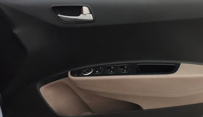 2014 Hyundai Xcent S 1.2, Petrol, Manual, 1,02,555 km, Driver Side Door Panels Control