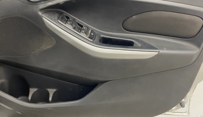 2017 Ford New Figo TITANIUM1.5 DIESEL, Diesel, Manual, 97,482 km, Driver Side Door Panels Control