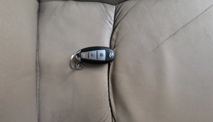 2018 Maruti Ciaz ALPHA  AT 1.5 SHVS PETROL, Petrol, Automatic, 67,727 km, Key Close Up