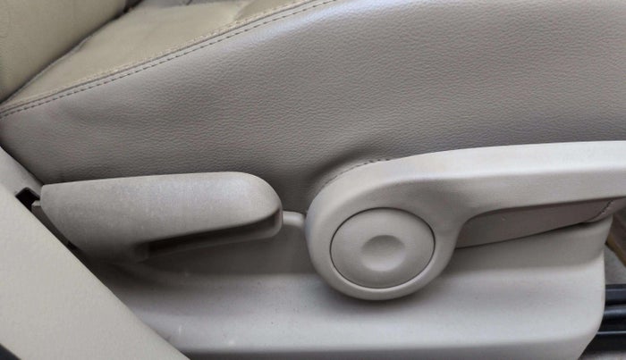 2018 Maruti Ciaz ALPHA  AT 1.5 SHVS PETROL, Petrol, Automatic, 67,727 km, Driver Side Adjustment Panel