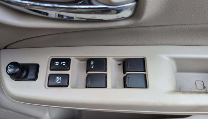 2018 Maruti Ciaz ALPHA  AT 1.5 SHVS PETROL, Petrol, Automatic, 67,727 km, Driver Side Door Panels Control