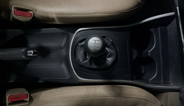 2016 Honda City 1.5L I-VTEC V MT, Petrol, Manual, 1,05,691 km, Gear Lever