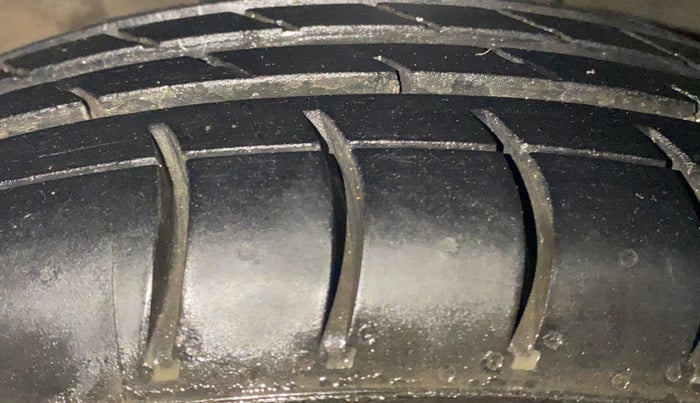 2018 Hyundai Xcent SX 1.2, Petrol, Manual, 48,169 km, Left Front Tyre Tread