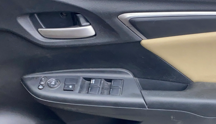 2016 Honda Jazz 1.2L I-VTEC V AT, Petrol, Automatic, 43,019 km, Driver Side Door Panels Control