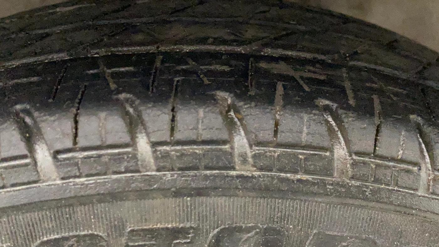2021 Maruti Alto VXI, Petrol, Manual, 50 km, Left Front Tyre Tread