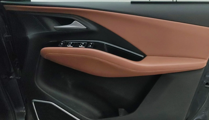 2023 MG HECTOR PLUS SHARP PRO 1.5 TURBO MT 6 STR, Petrol, Manual, 58,887 km, Driver Side Door Panels Control