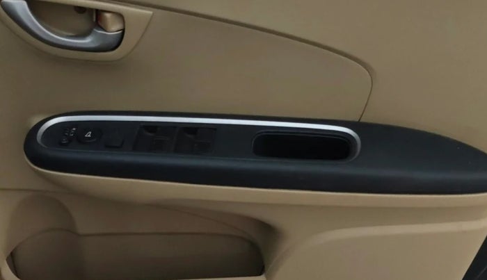 2017 Honda Amaze 1.2L I-VTEC SX, Petrol, Manual, 51,785 km, Driver Side Door Panels Control