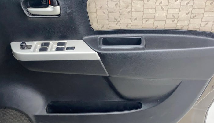 2015 Maruti Wagon R 1.0 VXI AMT, Petrol, Automatic, 39,617 km, Driver Side Door Panels Control