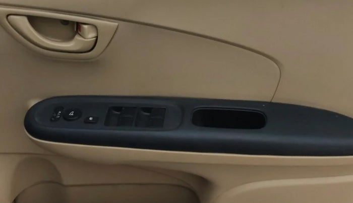 2014 Honda Amaze 1.5L I-DTEC S, Diesel, Manual, 76,215 km, Driver Side Door Panels Control