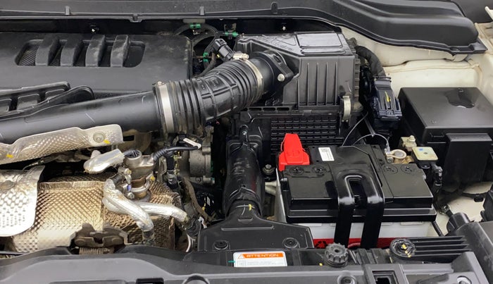 2023 Mahindra XUV300 W8 (O) 1.5 DIESEL AMT, Diesel, Automatic, 90,866 km, Engine View - Left