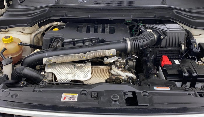 2023 Mahindra XUV300 W8 (O) 1.5 DIESEL AMT, Diesel, Automatic, 90,866 km, Engine View