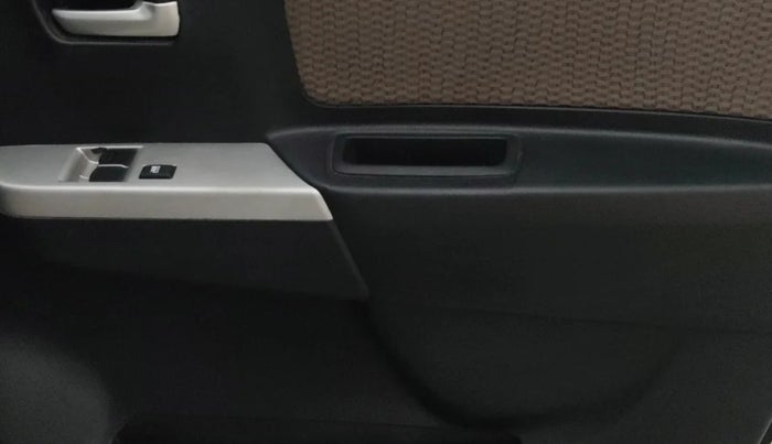 2013 Maruti Wagon R 1.0 LXI CNG, CNG, Manual, 49,920 km, Driver Side Door Panels Control